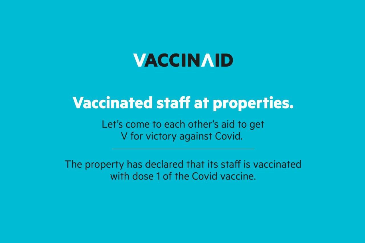 Vaccinated Staff - Oyo 5515 Hotel Blue Palace Gwalior Exterior foto