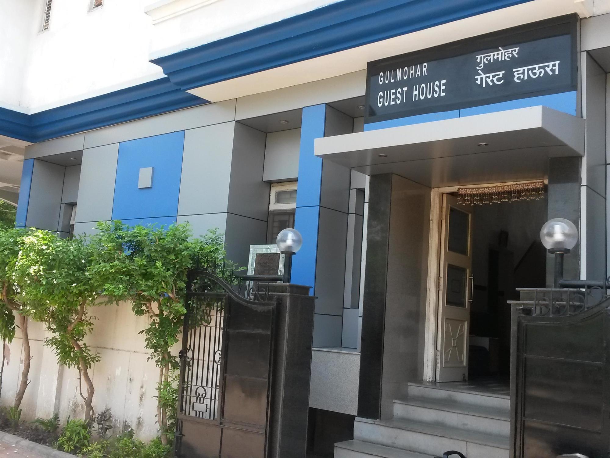 Vaccinated Staff - Oyo 5515 Hotel Blue Palace Gwalior Exterior foto