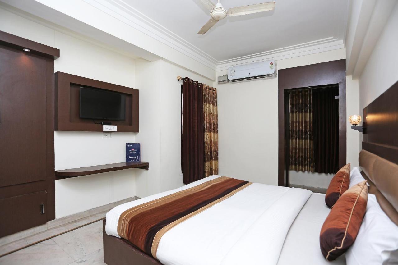 Vaccinated Staff - Oyo 5515 Hotel Blue Palace Gwalior Exterior foto